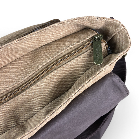 Cotton Road Laptop Bag: KHAKI BRANDED Canvas 15,6" Laptop Bag