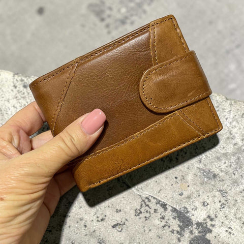 Genuine Leather Wallet: Brown Camel Mountain Wallet for men